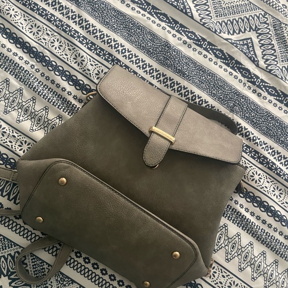 Multiple purses - Picture 2 of 8